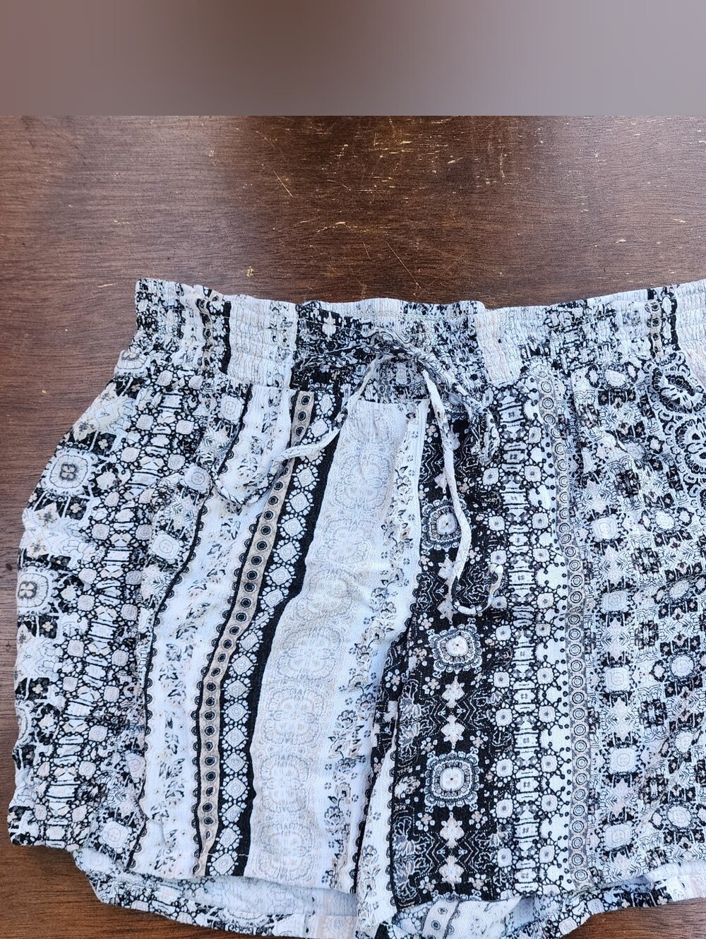 Apt. 9 Black & White Boho Printed Pull-On Shorts (M)